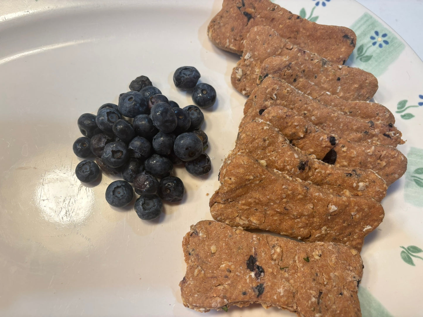 Organic blueberry dog treat bones made with real blueberries and whole ingredients.